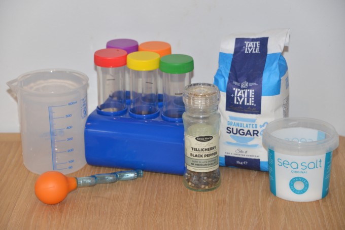 Test tubes, water, sugar and salt - dissolving experiment