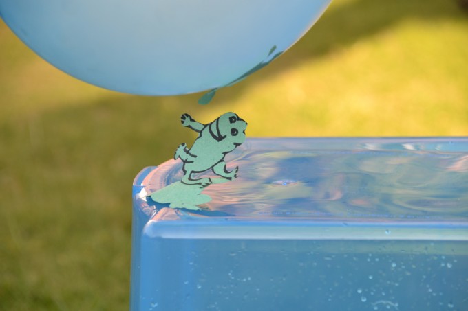 Static electricity investigation using a balloon and different types of paper - fun science experiment for little ones